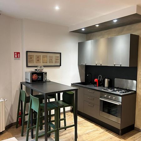 Leonardo Duplex Apartment Milano Exterior foto