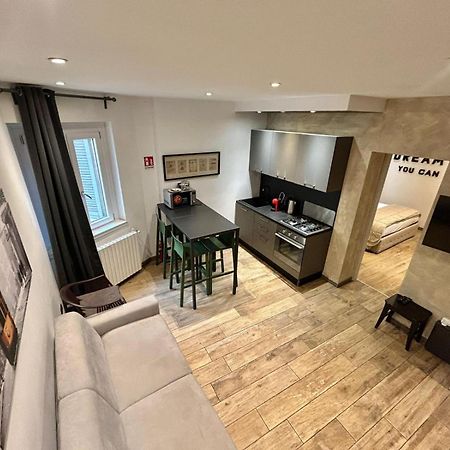 Leonardo Duplex Apartment Milano Exterior foto